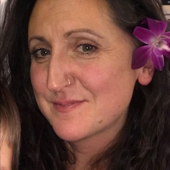 Meet your Posher, Emilia - Picture 1 of 1